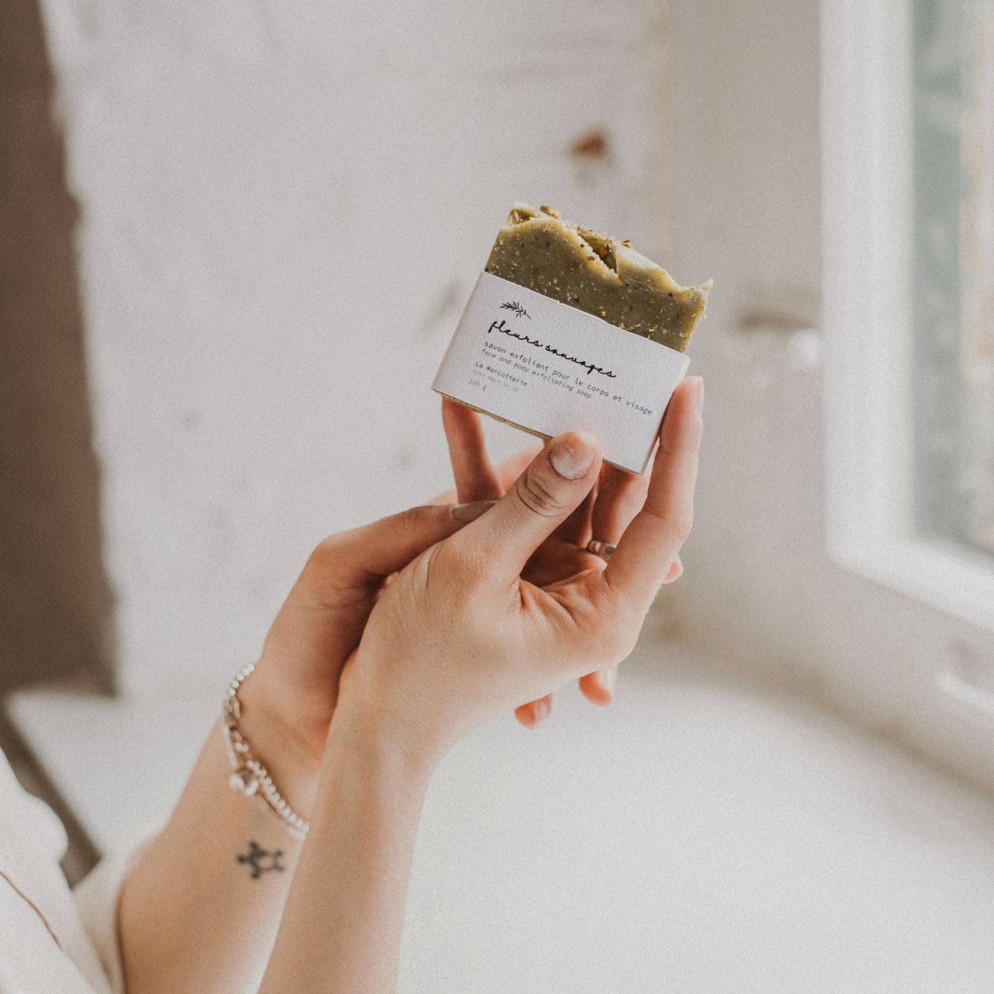 Exfoliating soap bar | wild flowers