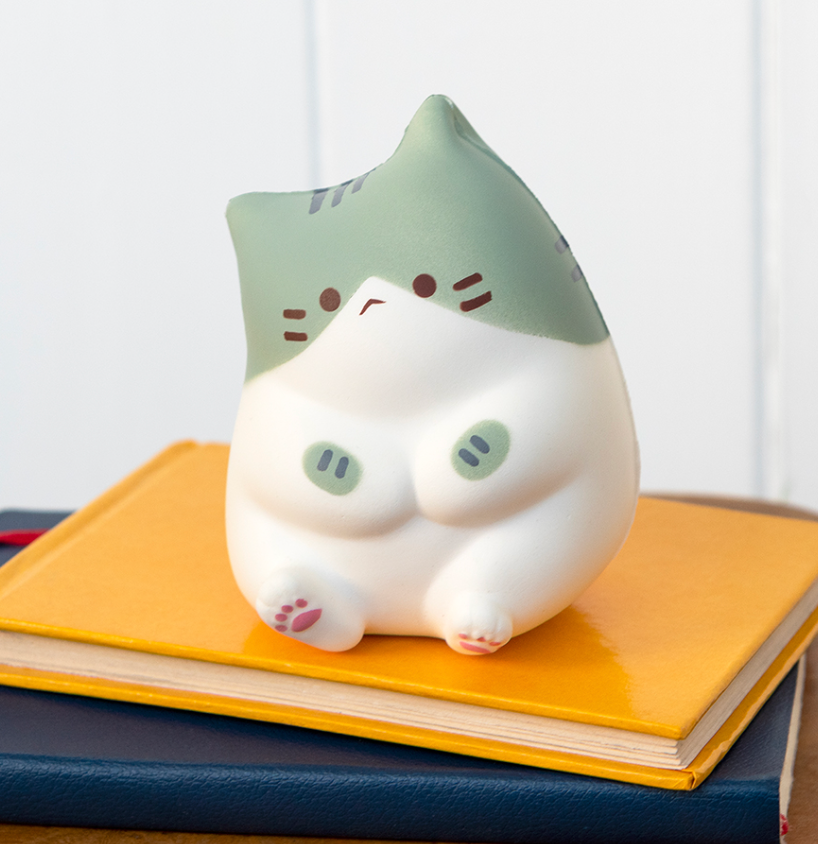 Squidgy stress toy - sitting cat